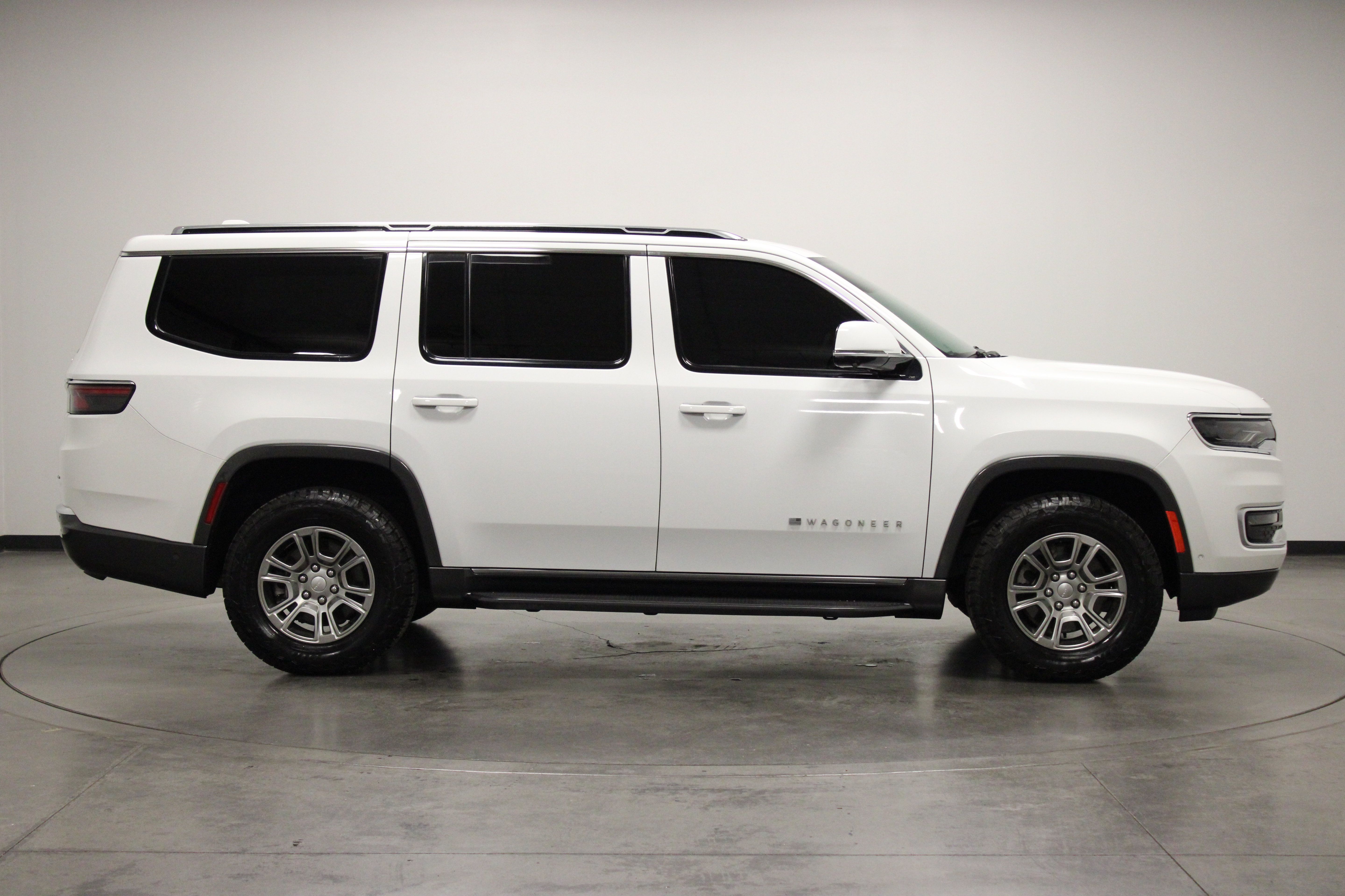 Used 2022 Jeep Wagoneer Series I w/ Convenience Group I RWD image 9