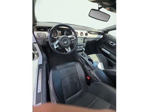 Used 2018 Ford Mustang Premium RWD image 11