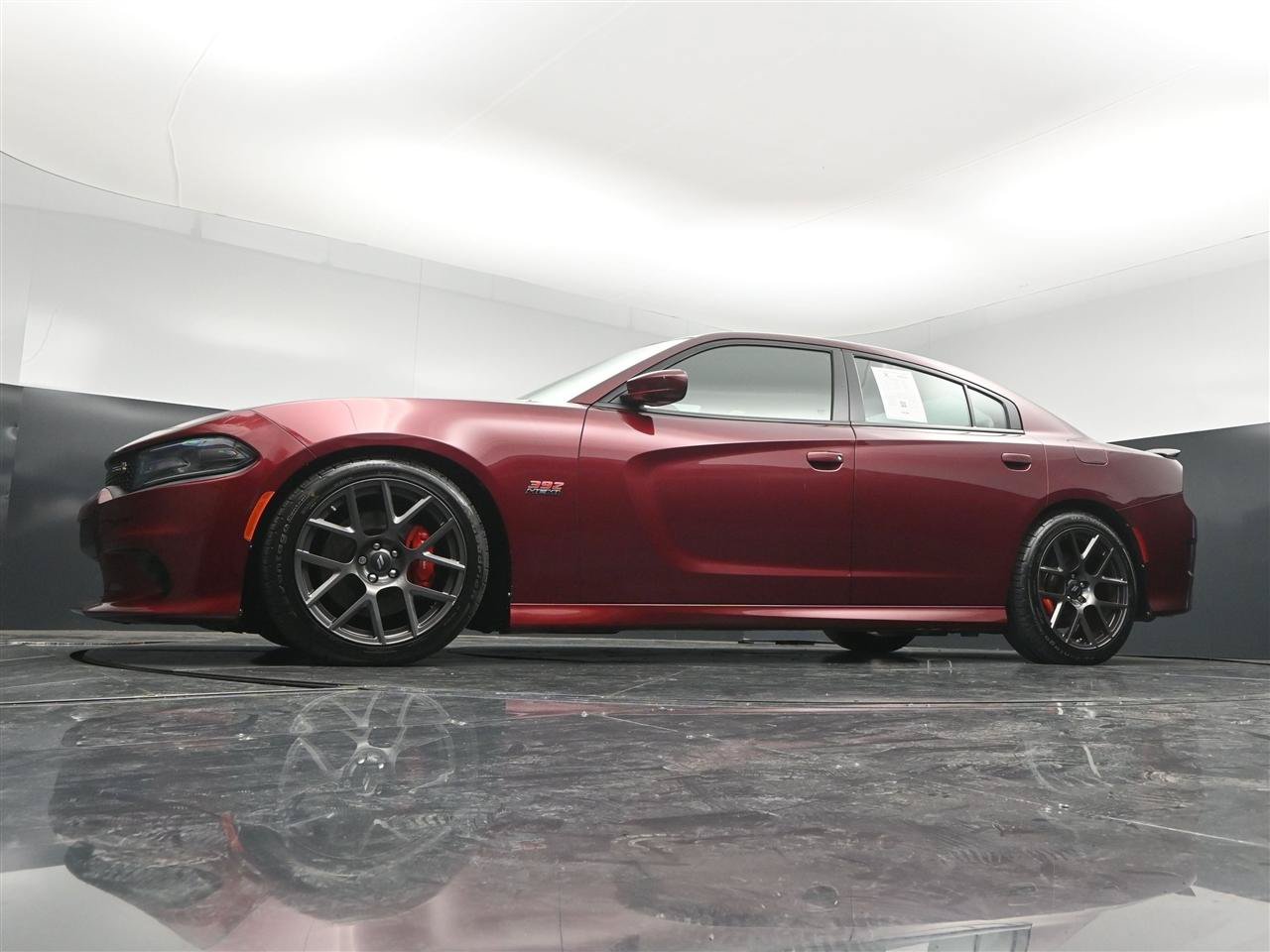 Used 2017 Dodge Charger R/T Scat Pack w/ Technology Group RWD image 29