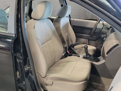 Used 2010 Ford Focus SE FWD image 18