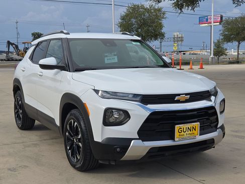 Certified 2023 Chevrolet TrailBlazer LT FWD image 1