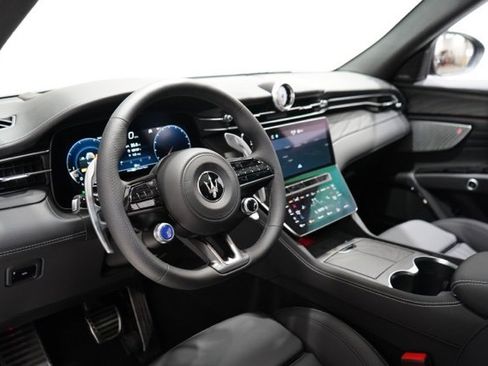 New 2025 Maserati Grecale Modena image 15