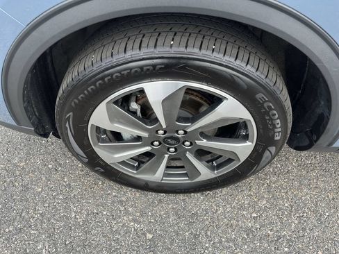 Certified 2025 Ford Escape Platinum w/ Premium Technology Package AWD/4WD image 2
