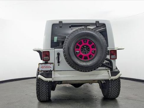 Used 2016 Jeep Wrangler Unlimited Rubicon AWD/4WD image 7