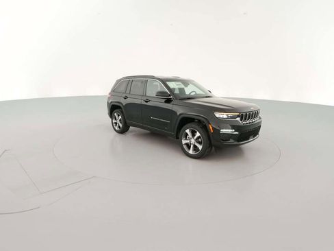 New 2025 Jeep Grand Cherokee Limited w/ Trailer Tow Package image 16