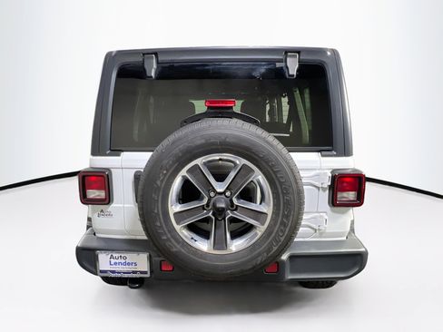 Used 2019 Jeep Wrangler Unlimited Sahara image 6