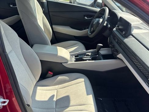 Used 2025 Honda Accord LX image 9