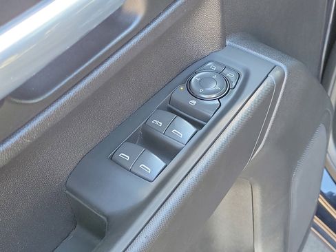 Used 2022 Chevrolet Silverado 1500 Custom image 14