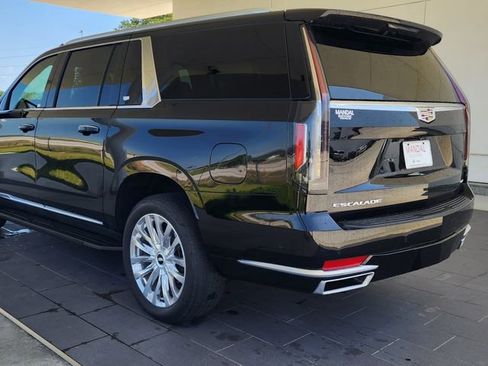 Used 2024 Cadillac Escalade ESV Premium Luxury w/ LPO, Floor Liner Package AWD/4WD image 10