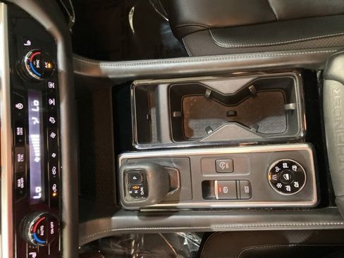 Used 2022 Nissan Pathfinder SL w/ SL Black Package image 17