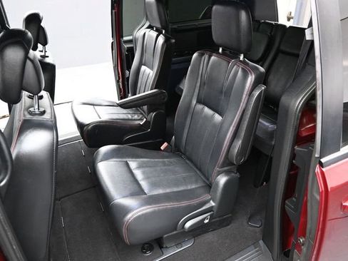 Used 2017 Dodge Grand Caravan GT image 19