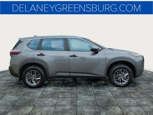 Used 2023 Nissan Rogue S AWD/4WD image 2