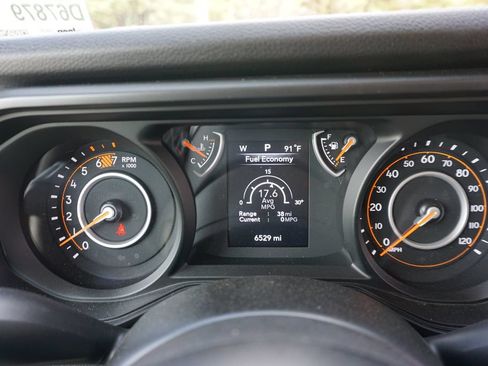 Used 2025 Jeep Wrangler Unlimited Sport AWD/4WD image 7