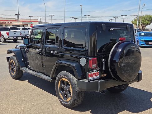 Used 2014 Jeep Wrangler Unlimited Sahara image 3