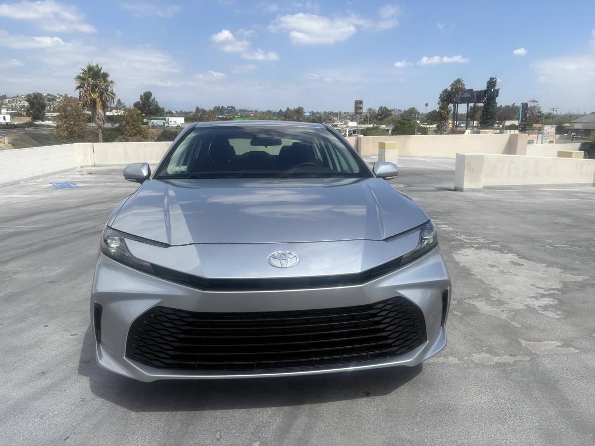 Used 2025 Toyota Camry LE FWD image 4