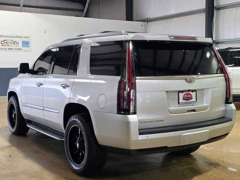Used 2016 Cadillac Escalade Luxury image 6