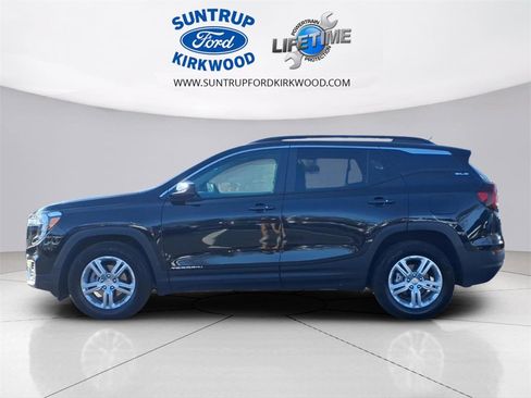 Used 2024 GMC Terrain SLE w/ Driver Convenience Package image 18