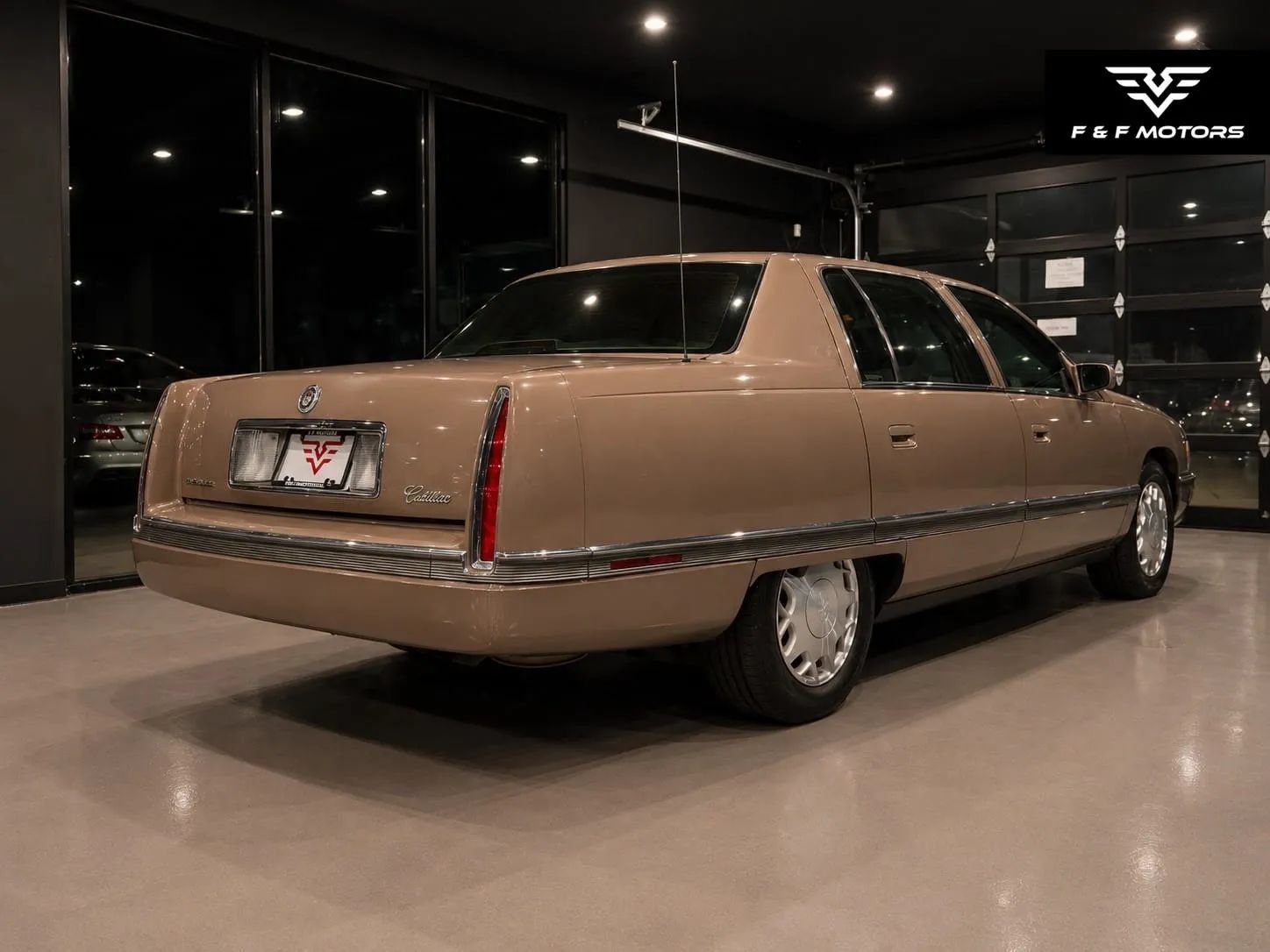 Used 1995 Cadillac De Ville Concours FWD image 6