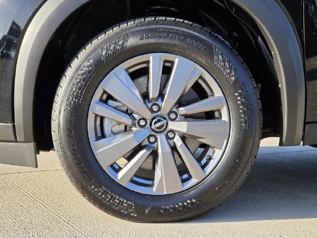 Used 2025 Nissan Pathfinder SV FWD image 8