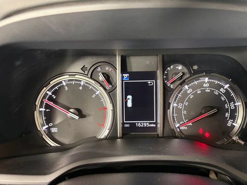 Used 2024 Toyota 4Runner TRD Off-Road Premium w/ Moonroof Package AWD/4WD image 16