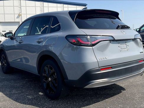 Used 2024 Honda HR-V Sport image 3