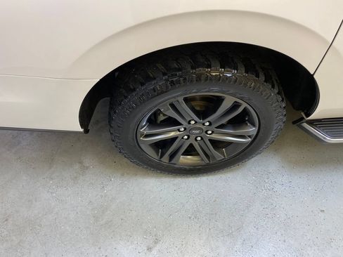 Used 2018 Ford Expedition Max XLT w/ Equipment Group 202A RWD image 13