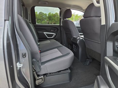 Used 2024 Nissan Titan SV w/ SV Convenience Package AWD/4WD image 16