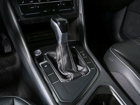 Certified 2023 Volkswagen Tiguan SE w/ Panoramic Sunroof Package image 13