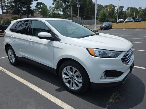 Used 2021 Ford Edge Titanium FWD image 3