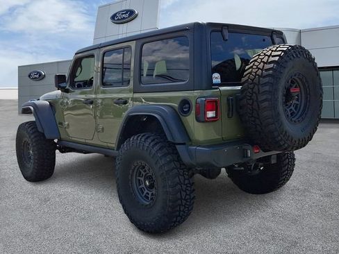 Used 2025 Jeep Wrangler Unlimited Sport AWD/4WD image 3