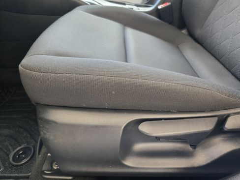 Used 2023 Toyota Corolla LE FWD image 18