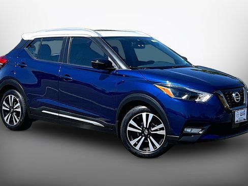 Used 2020 Nissan Kicks SR w/ SR Premium Package FWD image 10