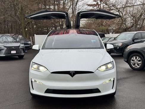 Used 2023 Tesla Model X Plaid image 2