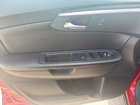 Used 2012 Chevrolet Traverse LT image 14