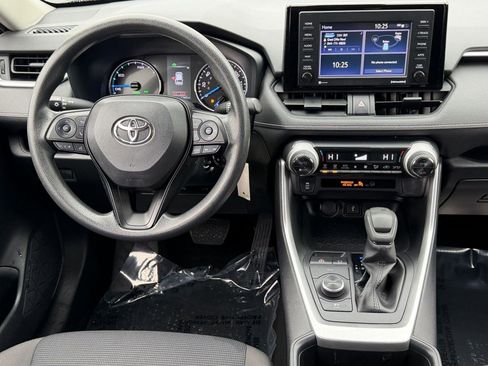 Used 2022 Toyota RAV4 LE AWD/4WD image 26
