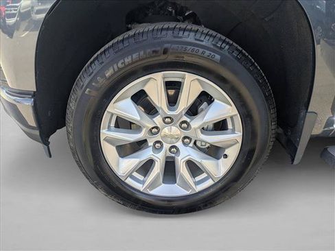 Used 2020 Chevrolet Silverado 1500 Custom w/ Custom Value Package AWD/4WD image 24