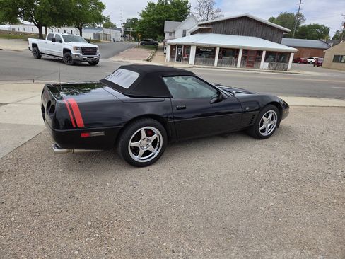 Used 1993 Chevrolet Corvette Convertible RWD image 7