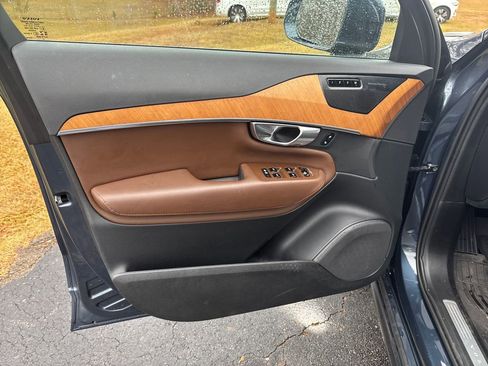 Certified 2023 Volvo XC90 B6 Plus w/ Protection Package Premier image 13