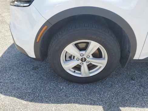 Used 2022 Kia Sorento LX AWD/4WD image 10