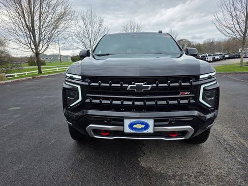 Used 2025 Chevrolet Suburban Z71 AWD/4WD image 6
