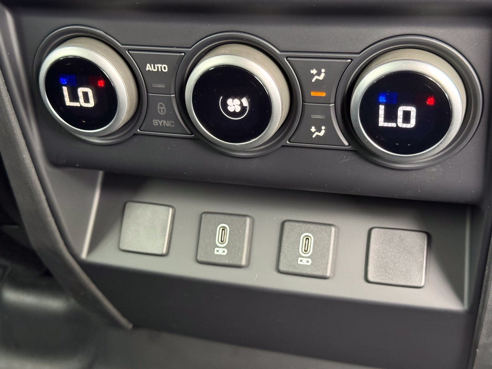 New 2026 Land Rover Defender 110 S AWD/4WD image 18