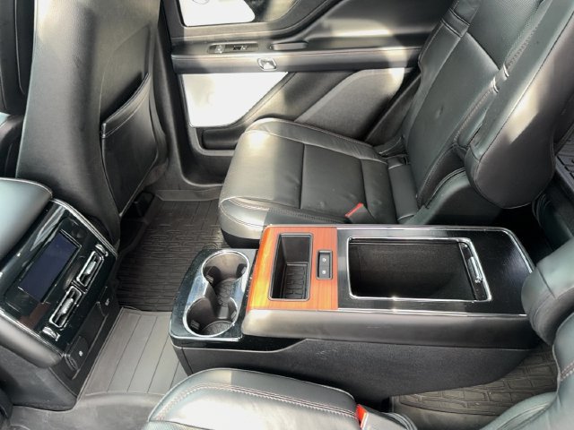 Used 2020 Lincoln Aviator Reserve w/ Equipment Group 201A AWD/4WD image 17