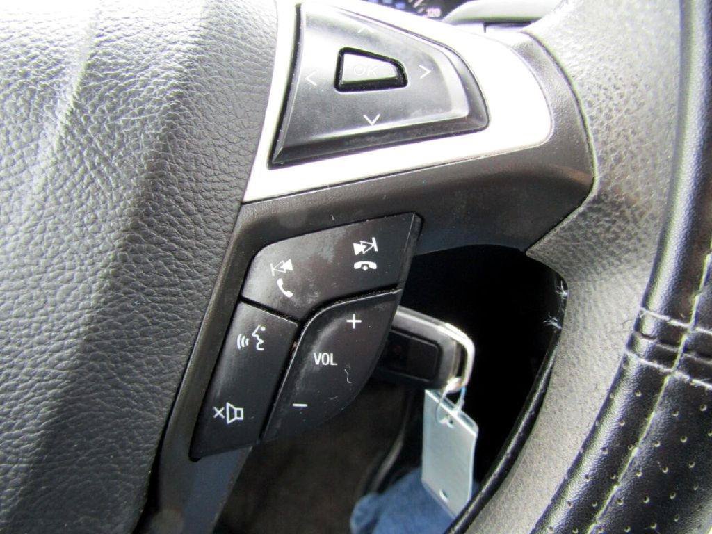Used 2016 Ford Fusion SE FWD image 21