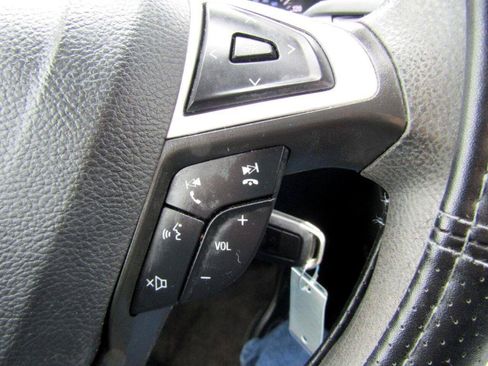 Used 2016 Ford Fusion SE FWD image 21
