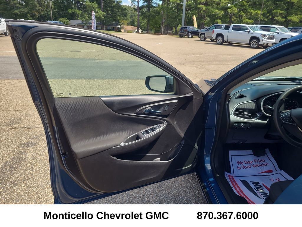 Used 2024 Chevrolet Malibu LS FWD image 12