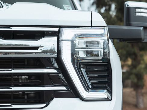 Used 2024 Chevrolet Silverado 2500 LTZ image 12