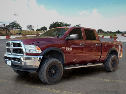 Used 2018 RAM 2500 Tradesman w/ Chrome Appearance Group AWD/4WD image 5