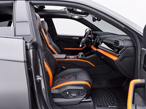 Used 2025 Lamborghini Urus Performante AWD/4WD image 41
