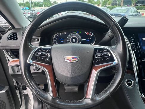 Used 2019 Cadillac Escalade ESV Luxury AWD/4WD image 9