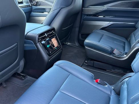 Used 2025 Cadillac Escalade IQ Sport 2 image 13